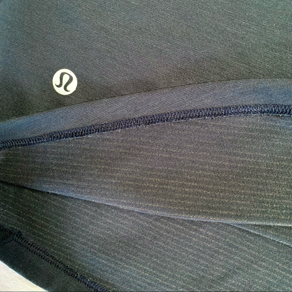 Lululemon Mens Blue Long Sleeve Size M/L~No tag~Stretched out sleeve